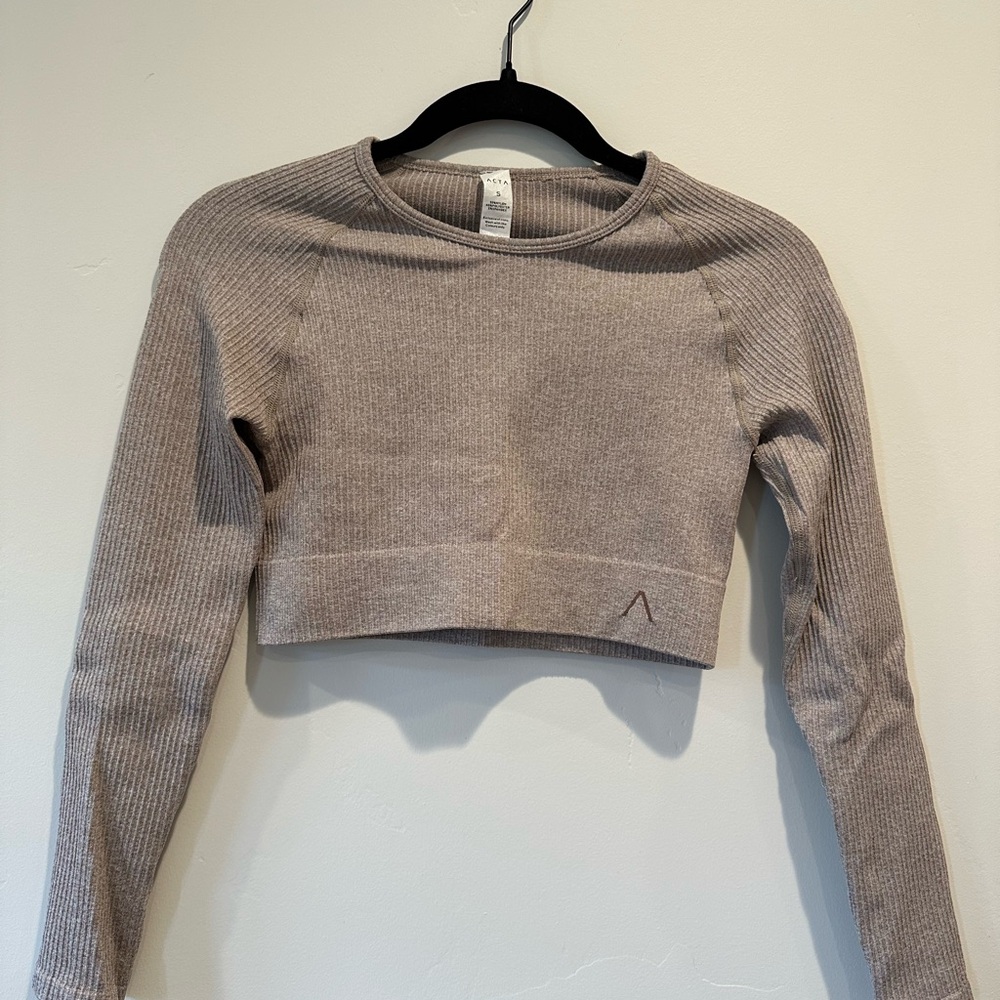 ACTA Ribbed Long Sleeve Athletic Crop Top